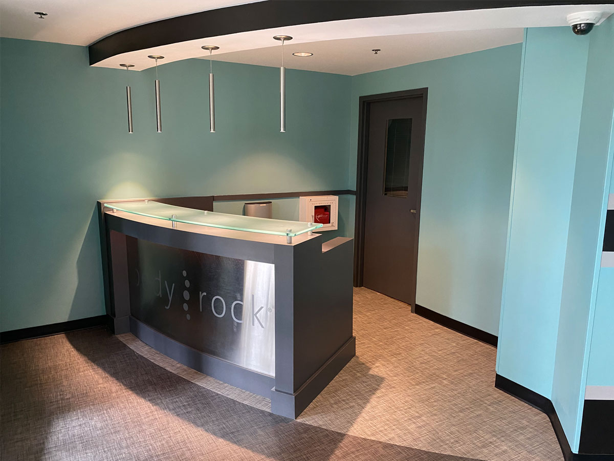 Lowes-Portafino-elevator-landing1-after-master-pro-renovations
